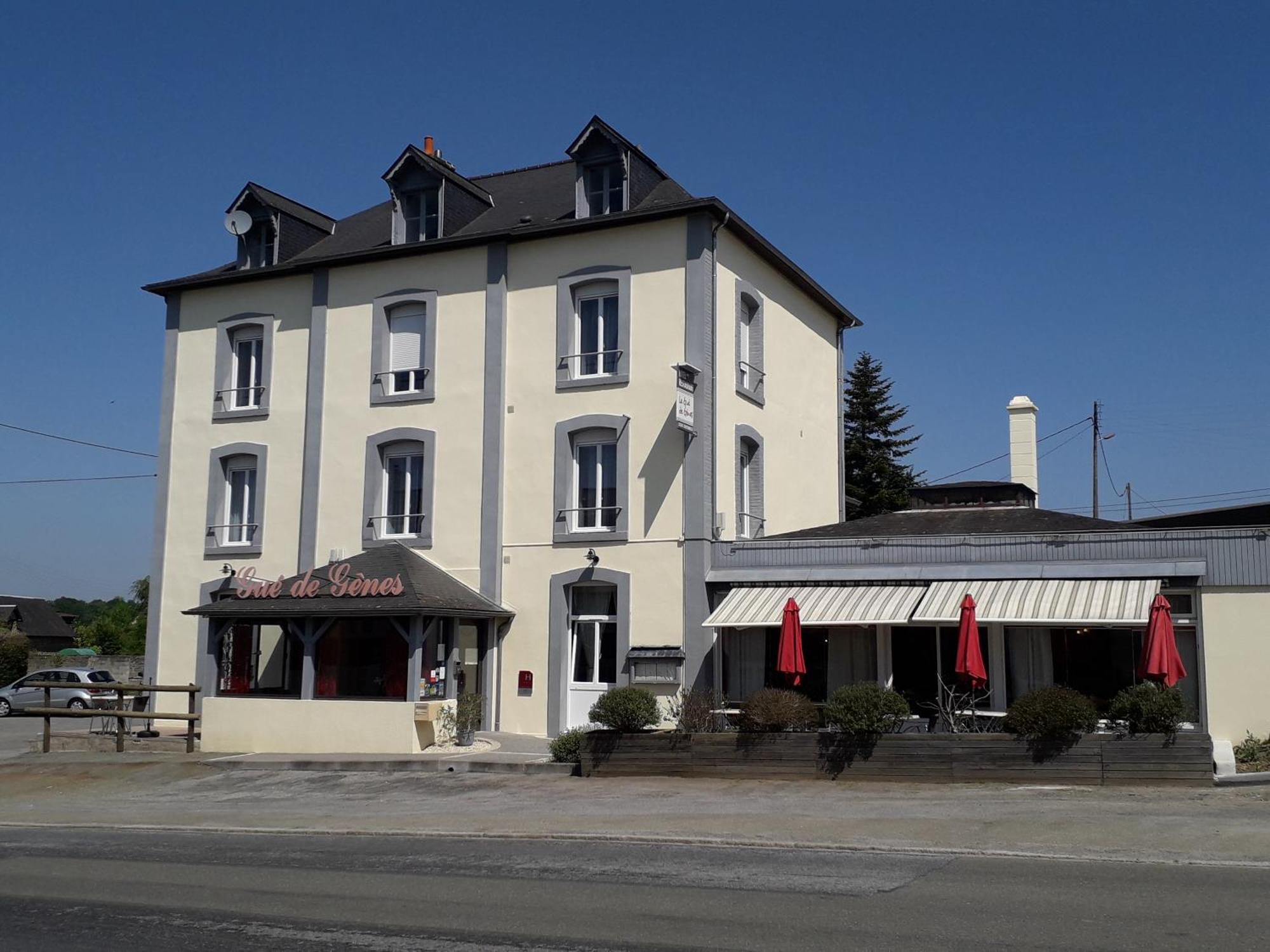 Hotel Le Gue de Genes Ambrieres Les Vallees Exterior foto